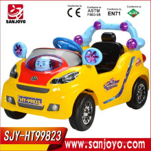 Paseo en 4 ruedas para niños en coche Coche eléctrico de 4 canales con luz Cochecitos de juguete para bebé con música HT-99823